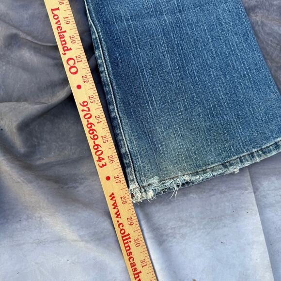 Women's Levi's 515 Bootcut Light Wash Distressed Western Blue Jeans Sz 34 x 28 - Picture 9 of 10